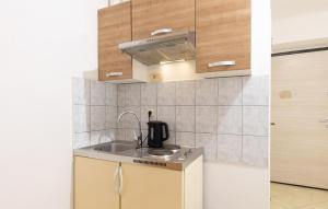 1 Bedroom Beautiful Apartment In Split