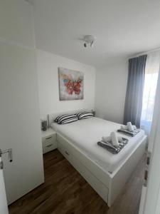 Apartment with private pool