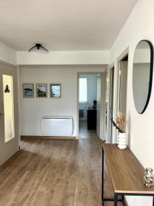 Grande maison secteur plan d eau