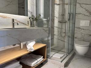 Luxury White Tower Suites