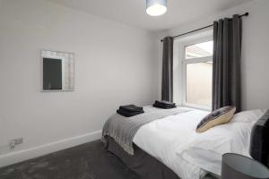 Spacious 3 Bedroom Home in Central Skewen