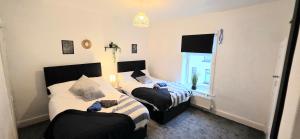 Elegant 3BR - Sleeps 5 - Fast WiFi -Parking