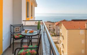 1 Bedroom Amazing Apartment In Makarska