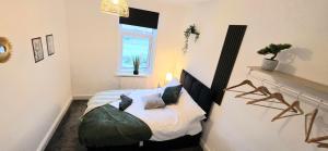 Comfy 3BR - Sleeps 5 - Fast WiFi -Parking