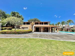 Linda casa ampla próximo ao mar do Cumbuco