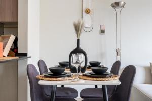 GuestReady – Relax Stay w Balcony & Pool View