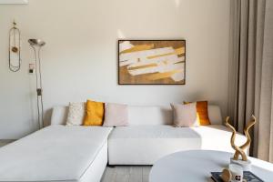 GuestReady – Relax Stay w Balcony & Pool View