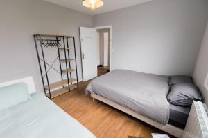 Maisons de vacances Maison proche Naval Group : photos des chambres