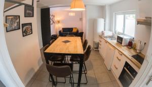 Maisons de vacances Maison proche Naval Group : photos des chambres