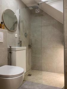 studio indépendant plain pied jardin & piscine