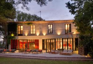 Domaine de la JASSO, Demeure de grand luxe au pied de la Cité de Carcassonne, piscines et parc animalier