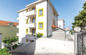 1 Bedroom Beautiful Apartment In Makarska 