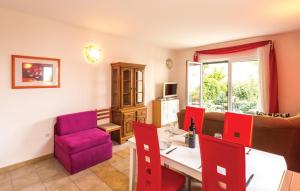 1 Bedroom Beautiful Apartment In Makarska