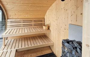 Maisons de vacances Lovely Home In Landivisiau With Sauna : photos des chambres