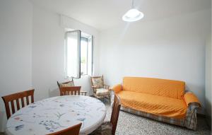 2 Bedroom Cozy Apartment In Savona