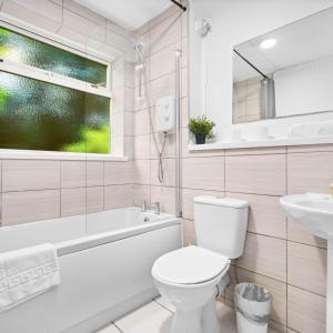 Stylish 2-Bed Apartment - Netflix, Garden & Free Parking 21E