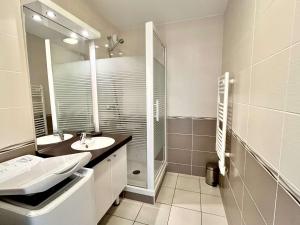 Appartements Etel - T2 moderne 42 m², proche plage, balcon sud, parking prive, animaux admis - FR-1-479-166 : photos des chambres