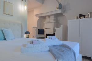 LarioNest Modern Suites in the City Center 5 min from the Station