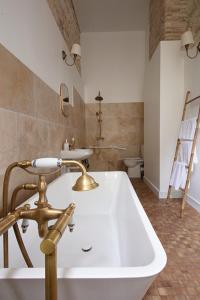 Hotels Chateau Royal de Benays - Hotel : photos des chambres