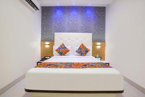 FabHotel Golden Star