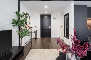 E41 - Trendy Boutique Apartments - Prime Spot by BQA