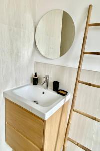 Beautiful T2 Tastefully Renovated Terrace - Madeleine