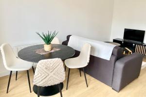 Beautiful T2 Tastefully Renovated Terrace - Madeleine