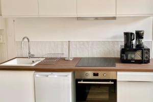 Beautiful T2 Tastefully Renovated Terrace - Madeleine