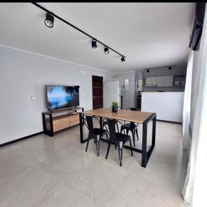 Depto Nuevo en el Centro, Cochera, Pile, Aire Ac