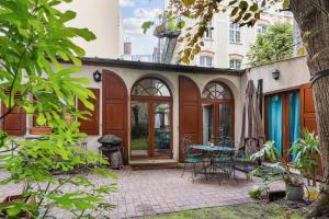 Unique Garden House - Heart of Paris