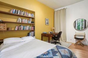 Unique Garden House - Heart of Paris