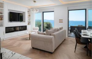 Amazing Home In Kozino 