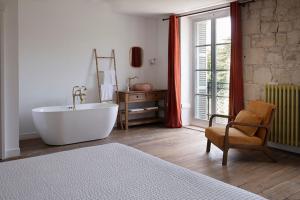 Hotels Chateau Royal de Benays - Hotel : photos des chambres