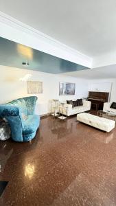 Luxurious West London Retreat With Hot Tubs Easy Access to Central London