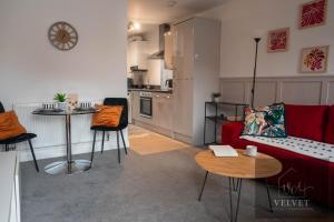 Cheerful 1-bedroom home with free parking, WiFi