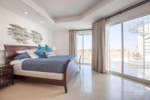 Large Private Terrace & Expansive Views