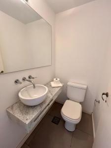 Amplio Departamento frente al Bosque