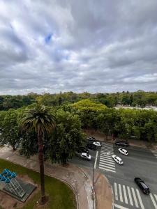 Amplio Departamento frente al Bosque