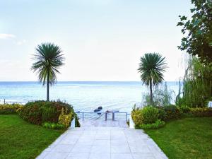 Royal Luxury Villa by AKTIS VILLAS