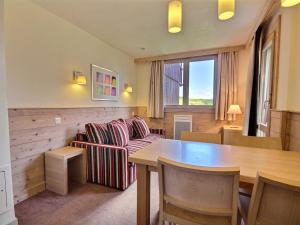 Studio cabine 4 pers, balcon, proche pistes - FR-1-455-192