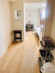 504 Tennoji Family Apartment 5min Walk from Station for 4 Guests