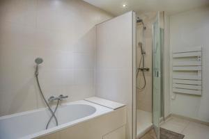 Appartements Bedroom 5 - Cosy and Chic - COLIVING : photos des chambres