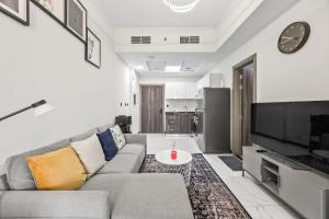 Cosy Apartment in Dubailand near Global Village