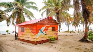 Cabaña Romantica frente al mar de isla Chichime Guna Yala