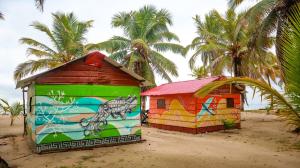 Cabaña Romantica frente al mar de isla Chichime Guna Yala