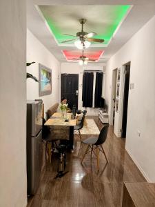 Santa Cosy Villa suite-B Fast Wi-Fi, Netflix Included Split system Air-con & Hot Shower Close to Enchanted Kingdom