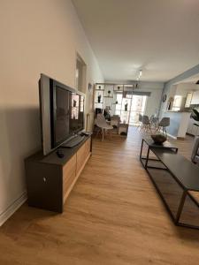 Departamento 2 amb para 5 personas cochera a 1 cuadra se abona aparte