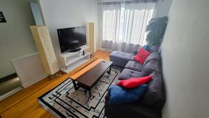 Private rooms in a shared three bedroom apartment