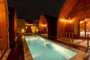 villa lumbung by adis villa, Cozy Wooden Stay, Shared pool
