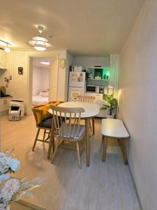 HAPPY STAY in seoul near kspo dome, #LotteTower #FreeParking #7NightsAirportPickup #GroupStay #DDP #Jongno #6PeopleAccommodation #8MinFromDunchonStation